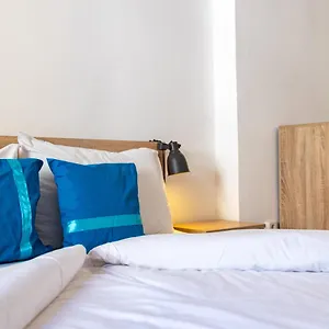 W25 Smart , Budapest Hungría